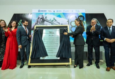 Conmemoran empresarios y autoridades 100 años de la industria del calzado en León.