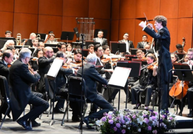 En el marco del FIC, la OSUG, estrena La Bella y La Bestia, de Jean Cocteau, con música de Philip Glass.