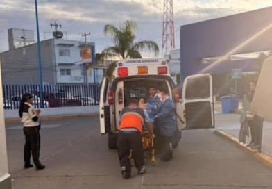 Elementos de Protección Civil de Silao atienden parto durante traslado a un hospital.