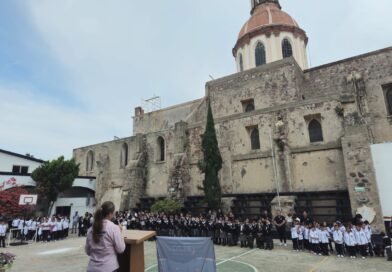 Melanie Murillo participa en conmemoración del Día de la Niña en Colegio Don Bosco, de Silao.